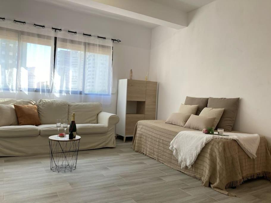Coqueto Apartamento De Playa Con Piscina Y Terraza Valencia Luaran gambar