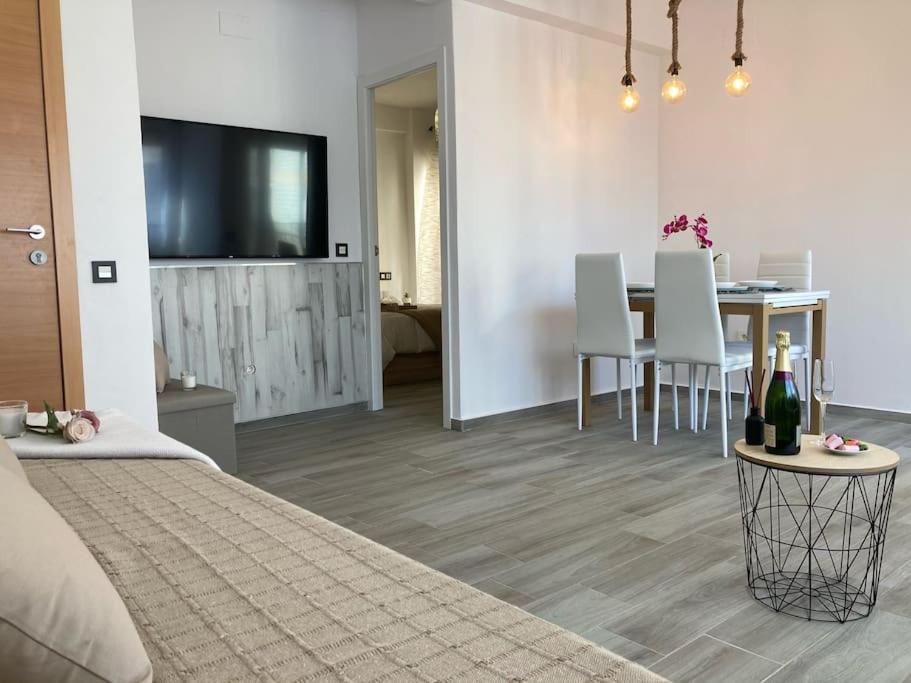 Coqueto Apartamento De Playa Con Piscina Y Terraza Valencia Luaran gambar