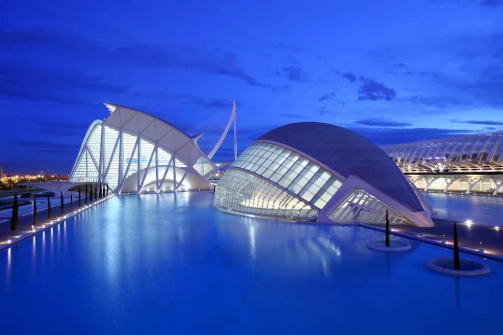 Coqueto Apartamento De Playa Con Piscina Y Terraza Valencia Luaran gambar